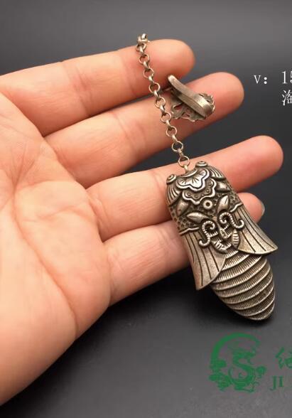Antique Vintage Tibetan Silver Cicada Pressure Lapel Pendant Old Items -