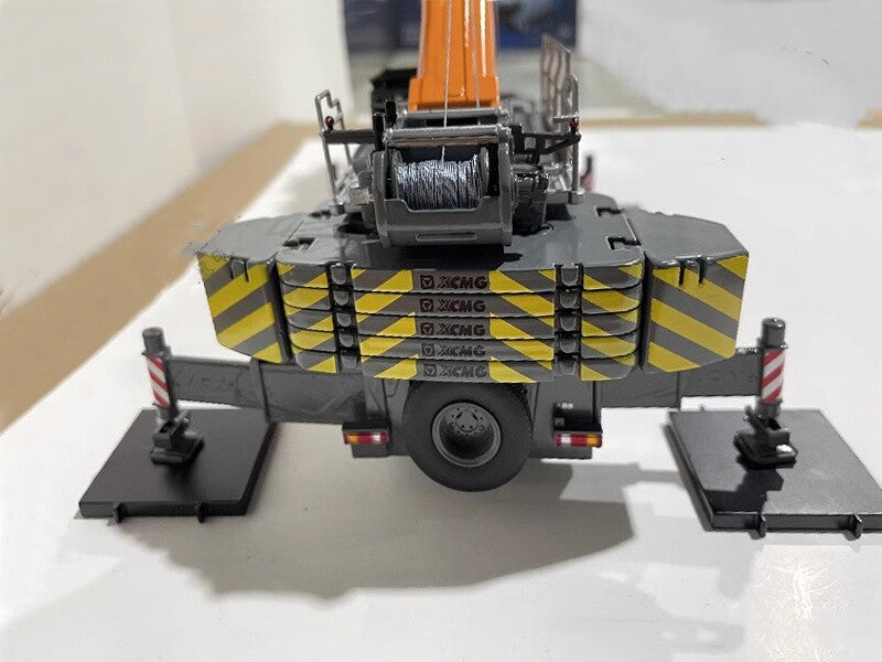 1:50 XCMG XCA200L8 All Terrain Crane Construction Equipment Diecast Model