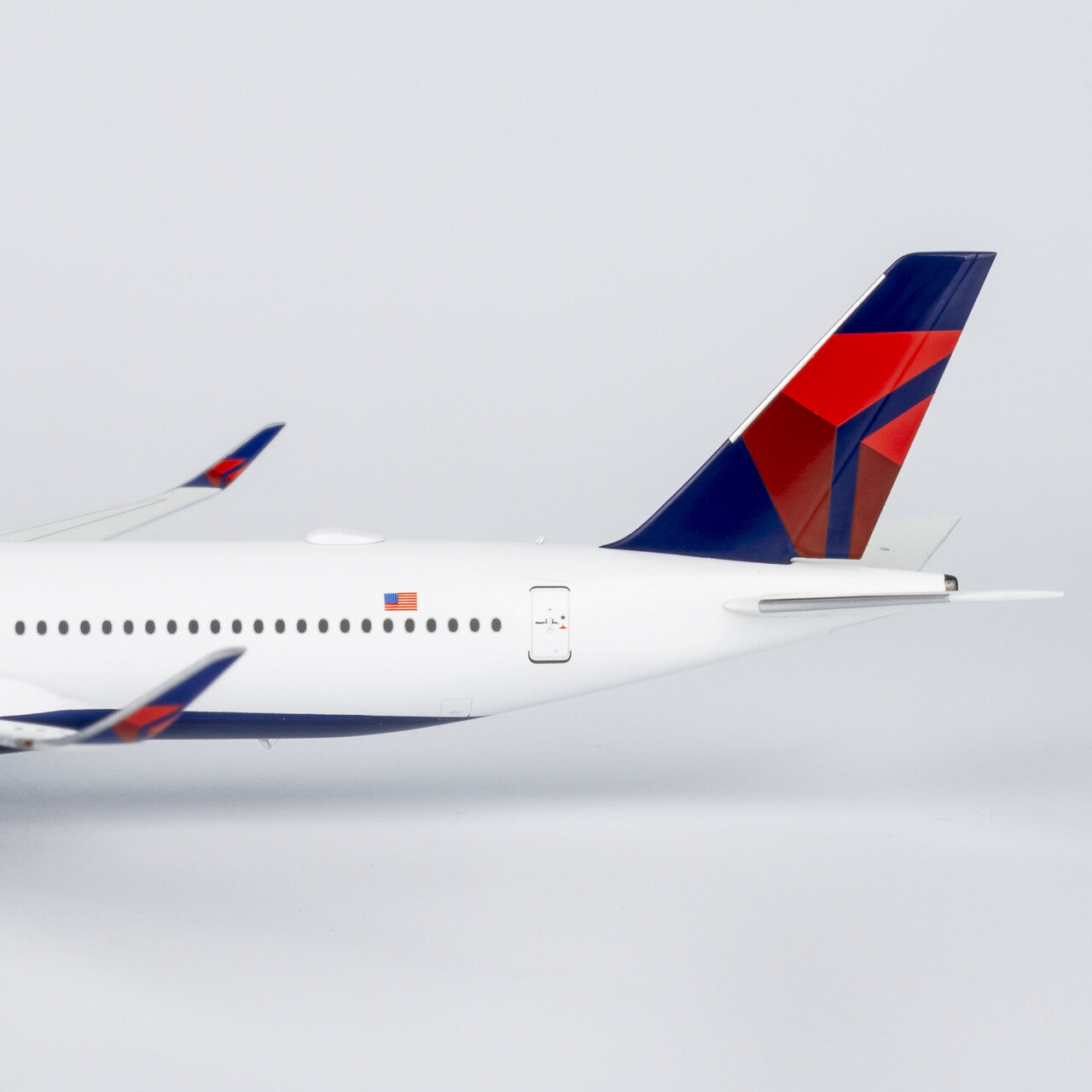 1:400 NG Models Delta Air Lines Airbus 350-1000 Passenger Diecast Aircraft Model