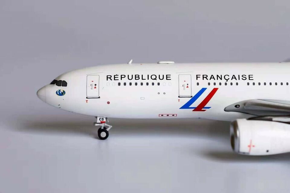 1:400 NG REPUBLIQUE FRANCAISE AIRBUS A330-200 Passenger Airplane Diecast Model