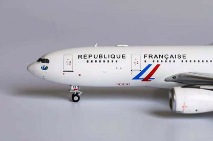 1:400 NG REPUBLIQUE FRANCAISE AIRBUS A330-200 Passenger Airplane Diecast Model