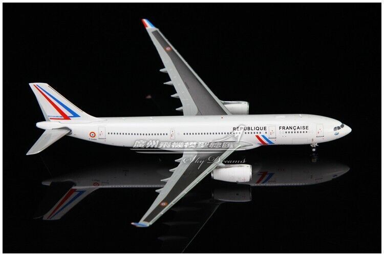 1:400 JC Wings France Air Force AIRBUS A330-200 Passenger Airplane Diecast Model