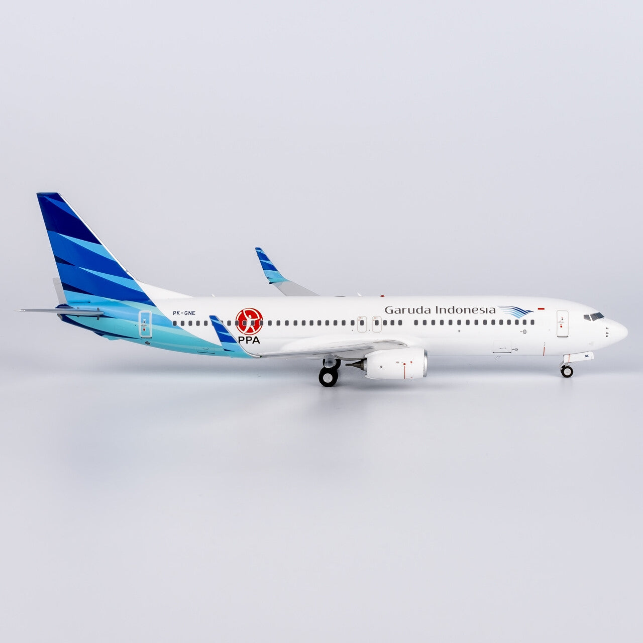 1:200 NG Models Garuda lndonesia B737-800/w Passenger Diecast Aircraft Model