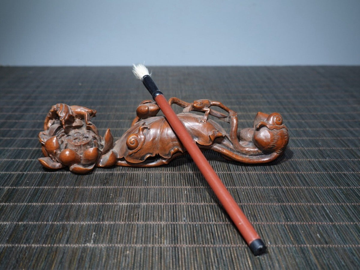 Old Chinese Boxwood Handcarved Frog Lotus Wealth Ruyi Lucky Statue 75g