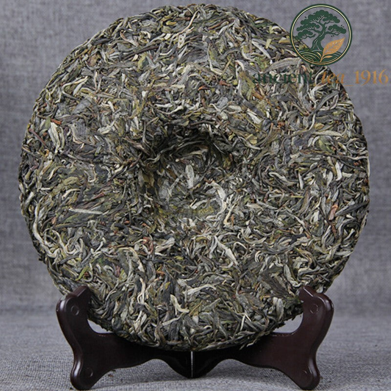 Raw Pu'er Tea Yunnan Ancient Tree Natural Green Tea Cake 357g