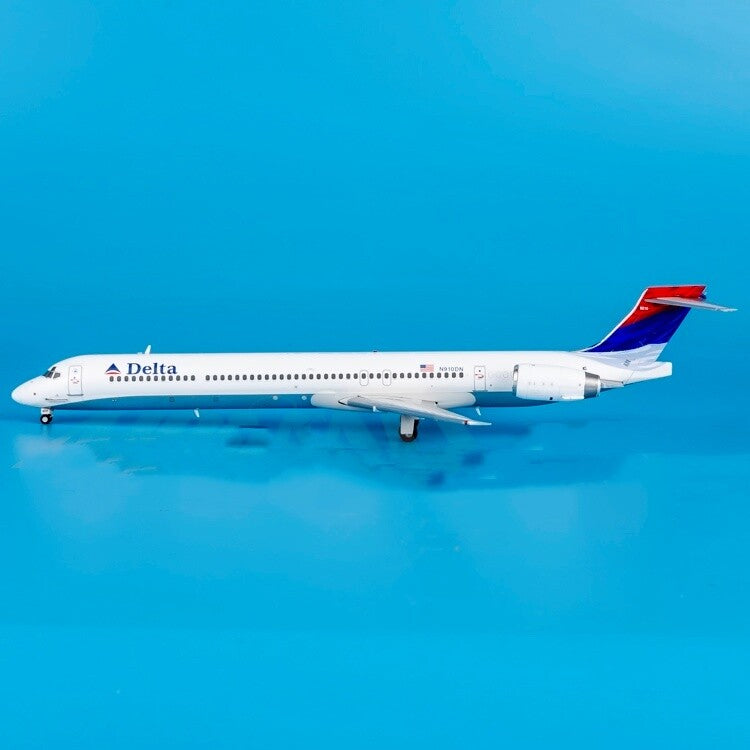 1:200 GeminiJets Delta Airlines McDonnell Douglas MD-90 Diecast Aircraft Model