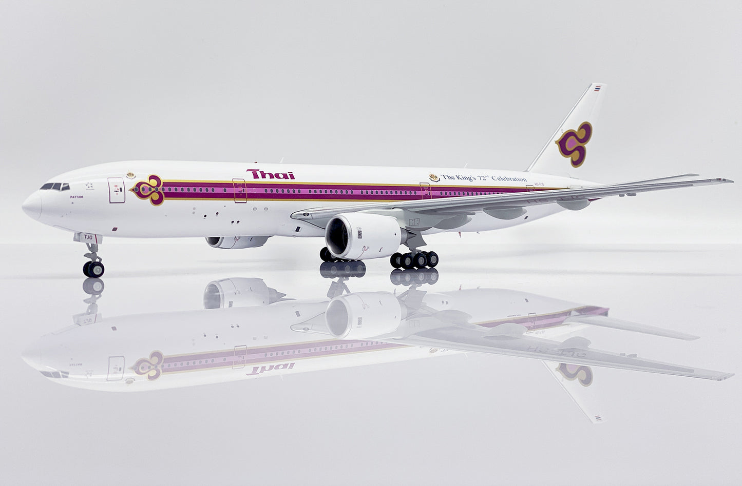 1:200 JC Wings Thai Airways Boeing 777-200 Passenger Airplane Diecast Model