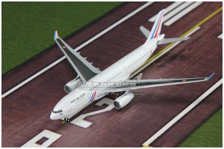 1:400 JC Wings France Air Force AIRBUS A330-200 Passenger Airplane Diecast Model