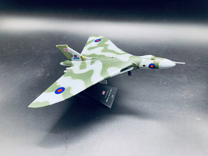 AMER BRITISH Avro Vulcan Bomber 1/144 diecast plane model aircraft