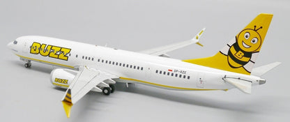 1:200 JC Wings Buzz BOEIN B737 Max8 G Passenger Airplane Diecast Aircraft Model