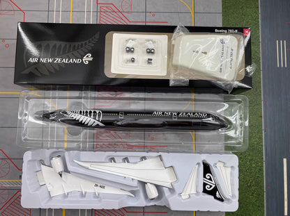 1:200 32CM AIR NEW ZEALAND Boeing 787-9 Airplane ABS Plastic Aircraft Model