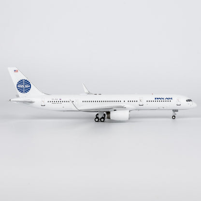 1:200 NGmodels Icelandair Boeing 757-200 Passenger Airplane Diecast Plane Model