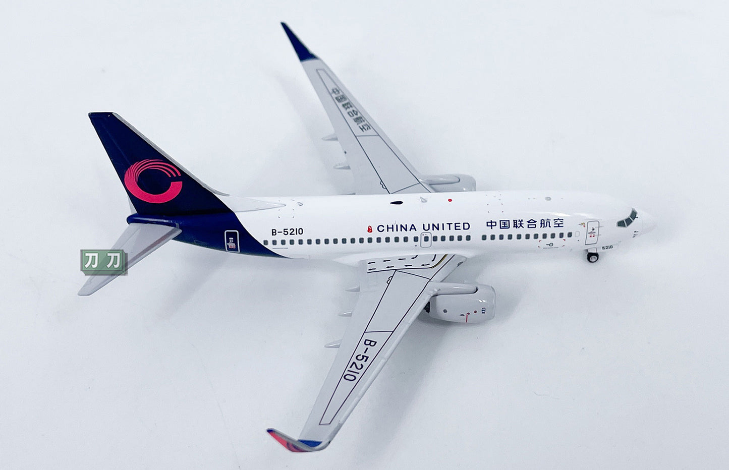 1:400 NG Models CHINA UNITED B737-700 Passenger Airplane Diecast Aircraft Model