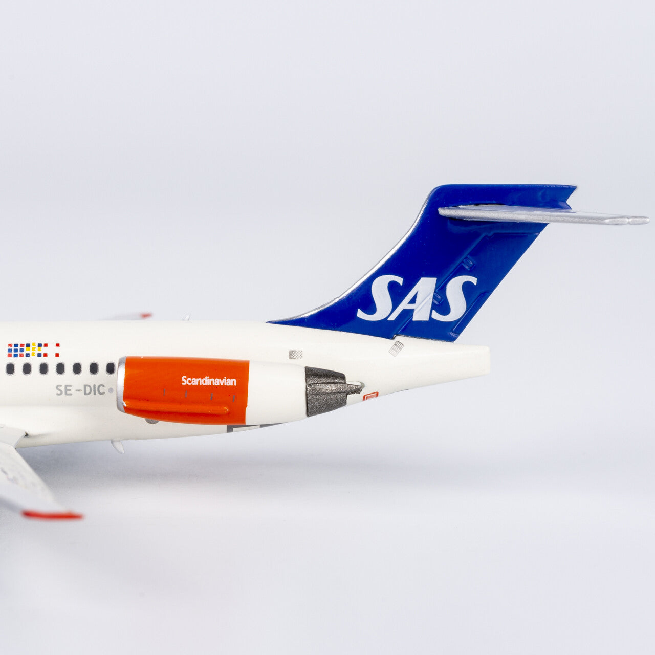 1:400 NGmodels SAS McDonnell Douglas MD-87 Passenger Airplane Diecast Model