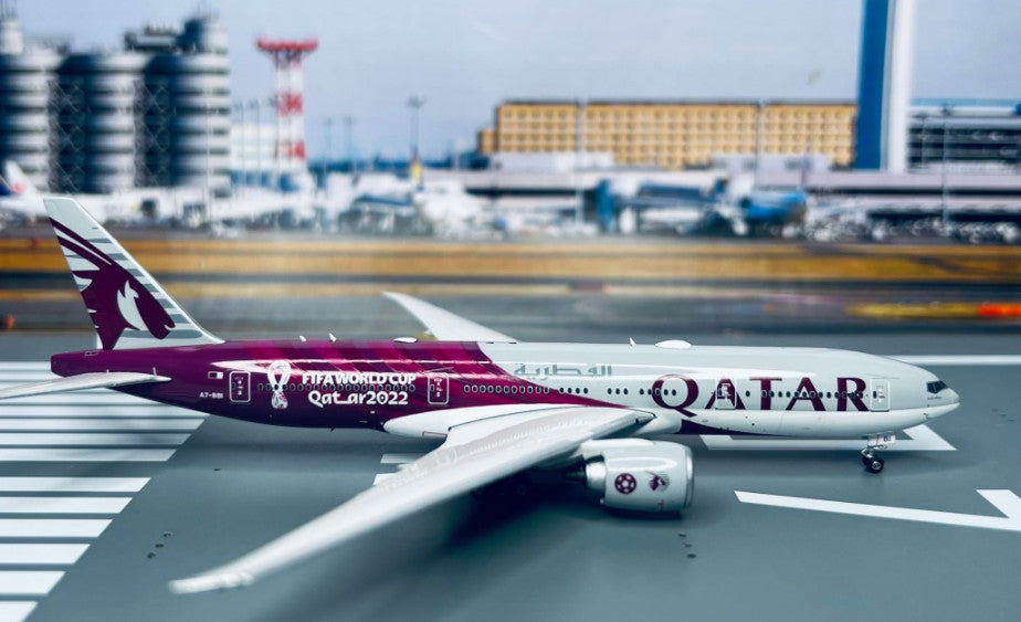 1:400 Phoenix QATAR BOEING 777-200LR Passenger Airplane Diecast Aircraft Model