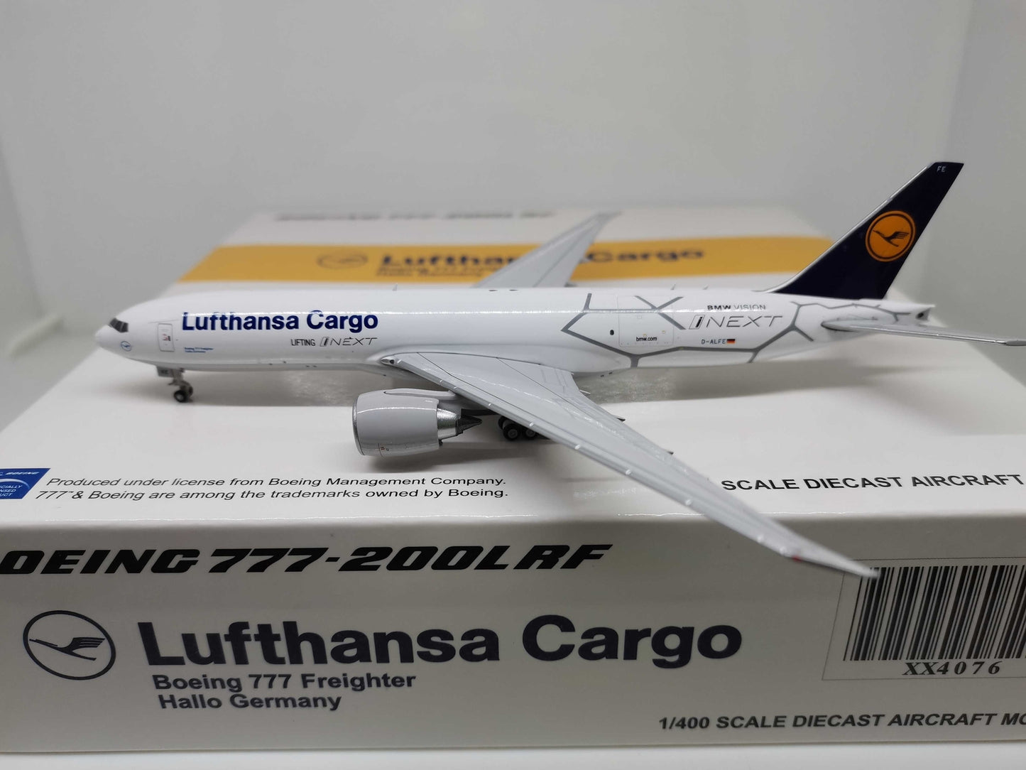 1:400 JC Wings Lufthansa Cargo BOEING B777-200LRF Airplane Diecast Model