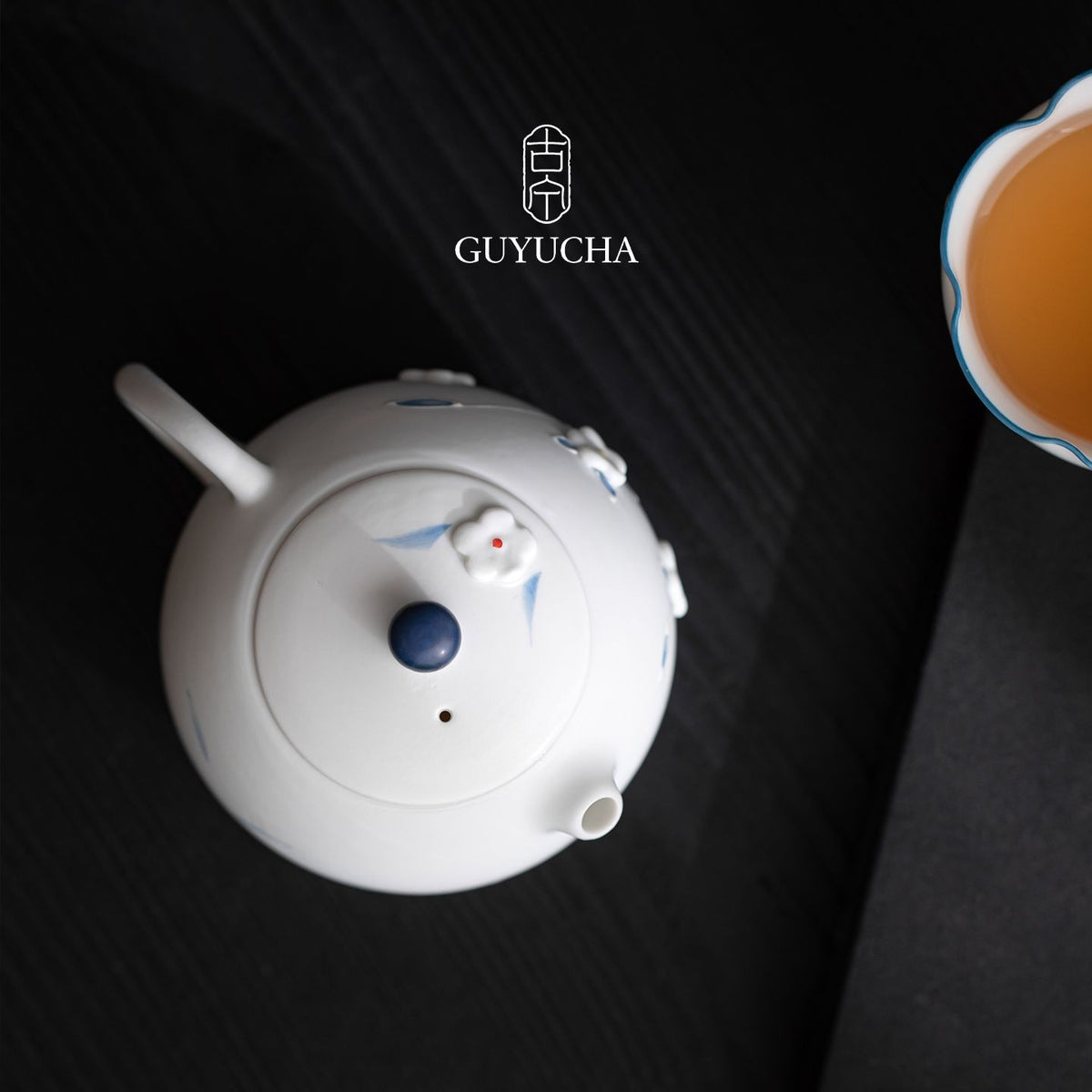 Handmade Ceramic Xishi Teapot 200ml Embossed Flower Glazed Tea Pot For Women