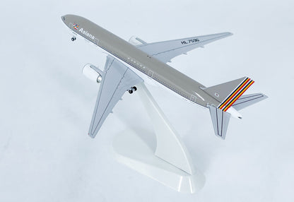 1:500 StarJets Asiana BOEING 777-200 Passenger Airplane Diecast Aircraft Model