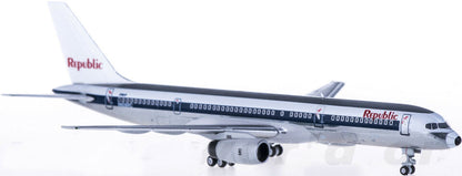 1:400 NG Model Republic BOEING 757-200 Passenger Aircraft Diecast Airplane Model