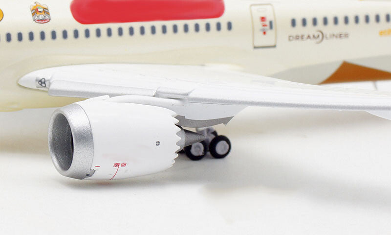 JC Wings Etihad Airways for Boeing 787-9 A6-BLM Flaps down 1:400 plane model