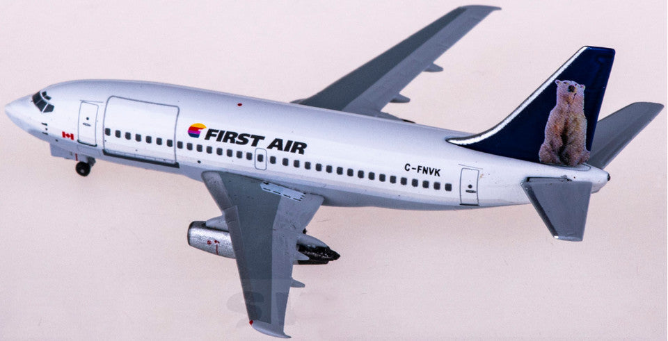 1:400 AeroClassics FIRST AIR BOEING 737-200 Passenger Airplane Diecast Model