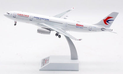 1:200 30CM Aviation CHINA EASTERN AIRBUS A330-200 Passenger Plane Diecast Model