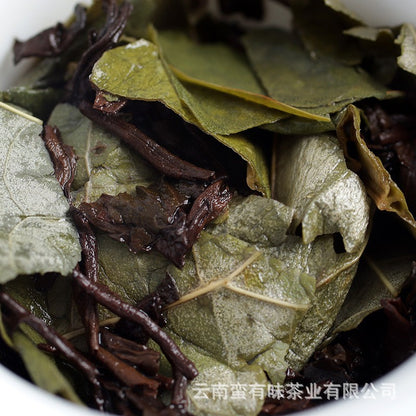 120g Authentic Yunnan Lotus Leaf Pu'er Tea Qing Xiang Bulk Long Zhu Canned Tea