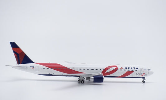 1:400 Panda DELTA BOEING 767-400 Passenger Airplane Diecast Aircraft Plane Model