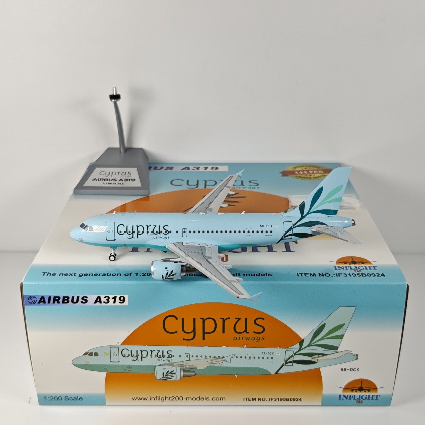1:200 InFlight Cyprus airways Airbus A319 Passenger Airplane Diecast Plane Model