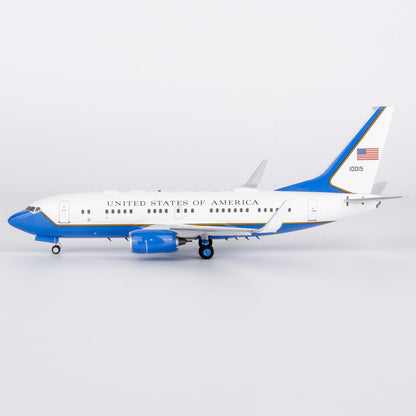 1:200 NGmodels USAF Boeing 737-700 Passenger Airplane Diecast Plane Model