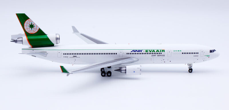 1:200 JC Wings EVA AIR MD-11 Passenger Airplane Diecast Aircraft Model