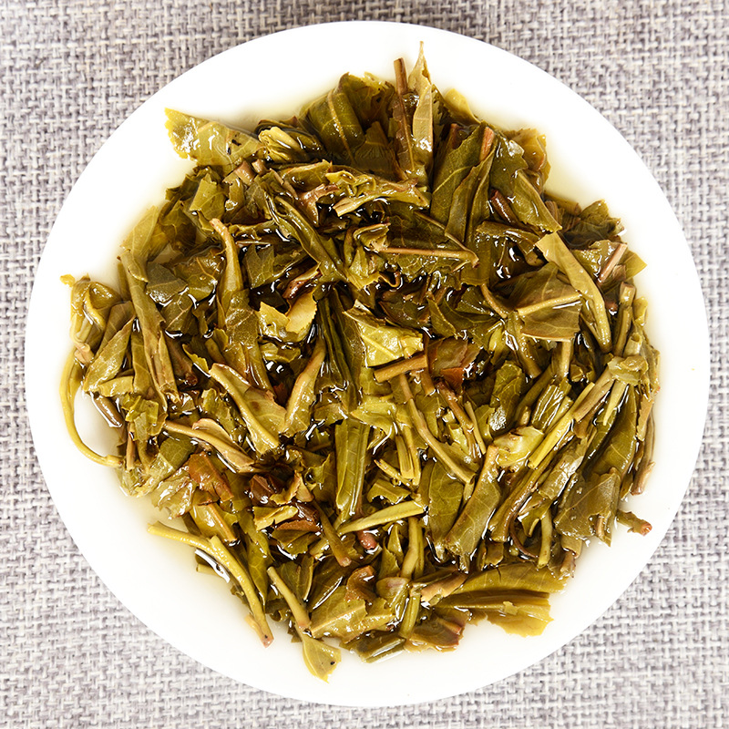 Overlord Green Cake Menghai Ancient Tree Tea Yunnan Pu'er Tea Tea 357g
