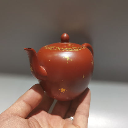 Chinese Yixing Zisha Clay Handmade Exquisite Teapot （描金美人肩壶 低款：孙成兰 )