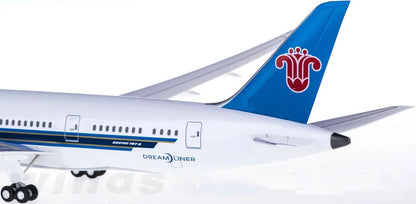 1:200 28CM Hogan CHINA SOUTHERN BOEING 787-8 Passenger Plane ABS Plastic Model