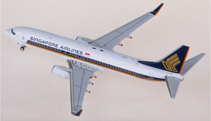 1:400 AeroPolaris Singapore Airlines B737-800 Passenger Airplane Diecast Model