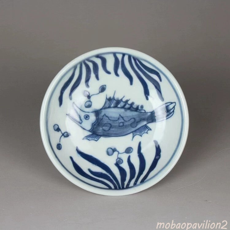 Exquisite Porcelain Blue and White Porcelain Fish Pattern Small Plate