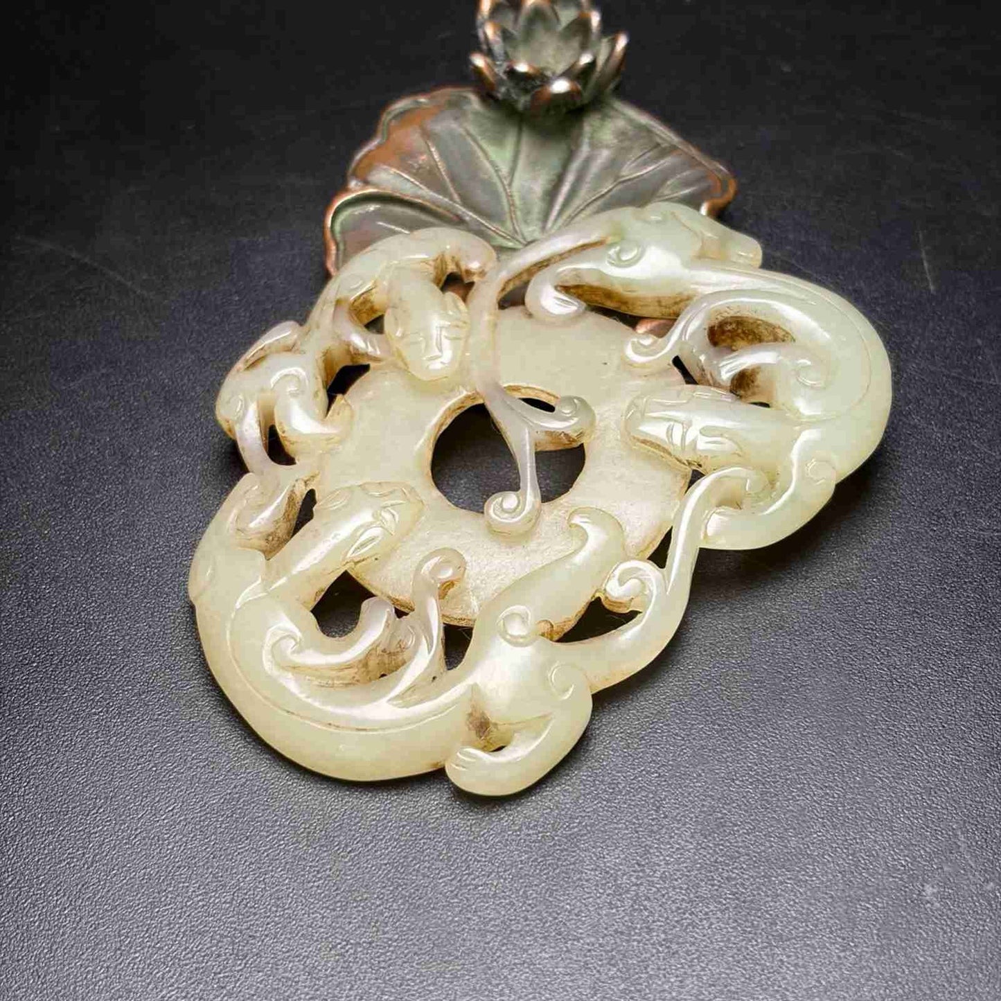 Chinese Natural Hetian Jade Hand-carved Exquisite Dragon Pendant 31181