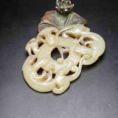 Chinese Natural Hetian Jade Hand-carved Exquisite Dragon Pendant 31181