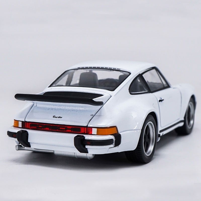 1/24 1974 Porsche 911 Turbo 3.0 Model Car Metal Diecast Vehicle Collection White