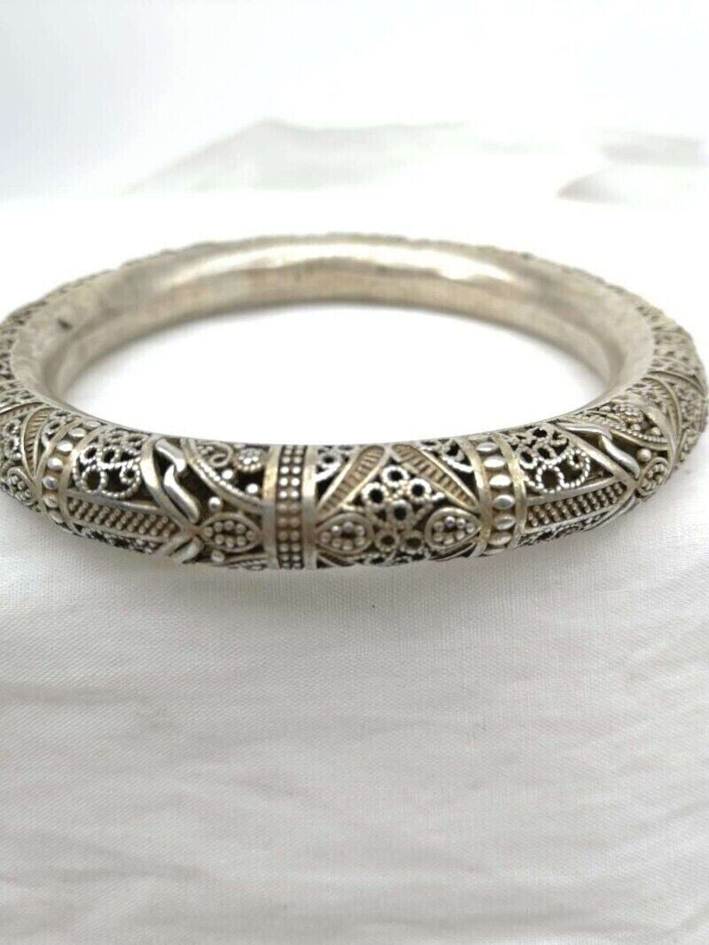 Old Chinese tibet silver Hollow-out handcarved flower round Bracelet