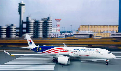 Phoenix Malaysia Airlines for Airbus A350-900 9M-MAC 1:400 plane Pre-built Model