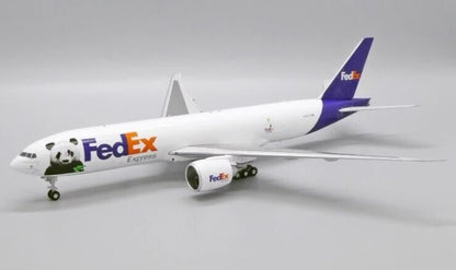 1:200 32CM JC WINGS Fed BOEING 777F Aircraft Plane Diecast Airfreighter Model