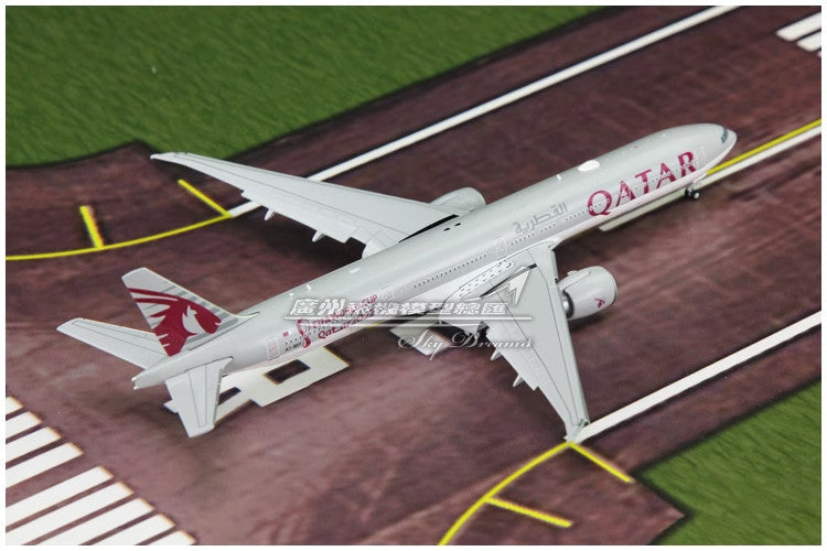 1:400 JC Wings QATAR BOEING 777-300ER Passenger Airplane Flap Down Diecast Model