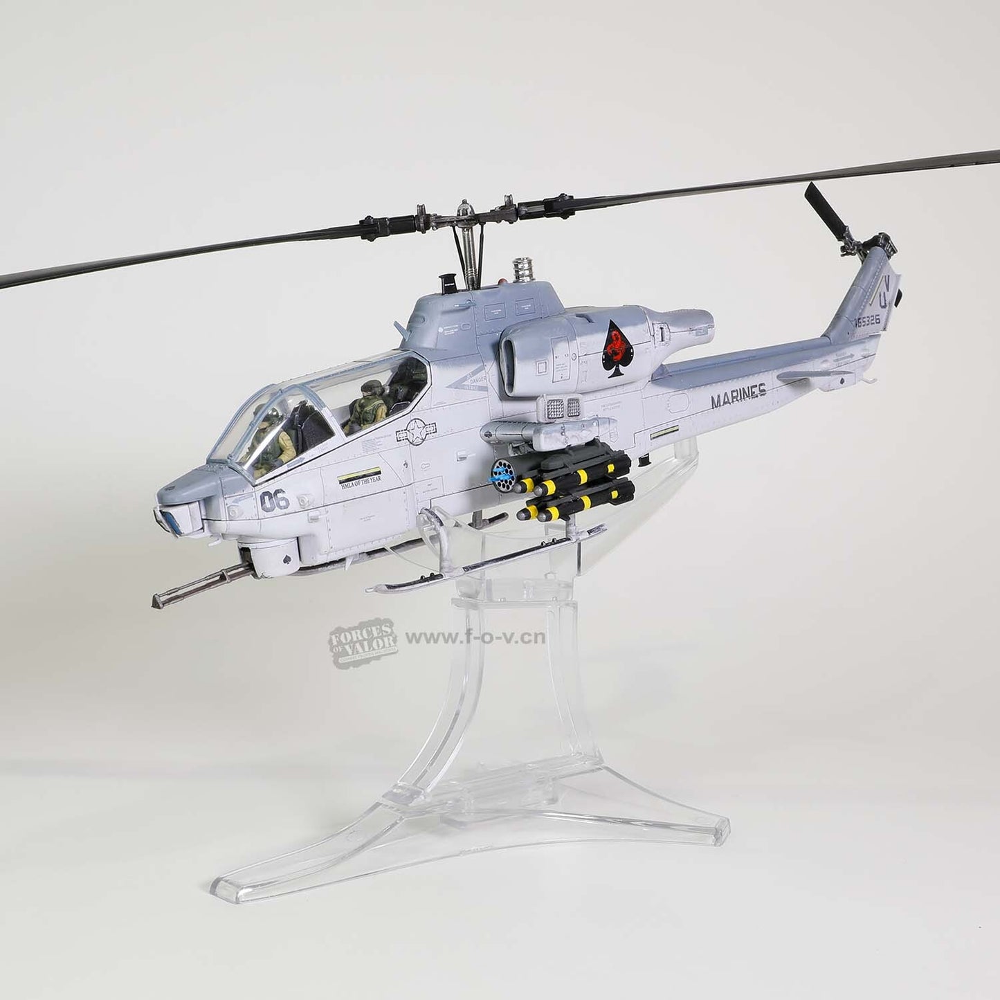 1:48 FOV US Marine AH-1W Light Attack Helicopter Camp Pendleton Diecast Model