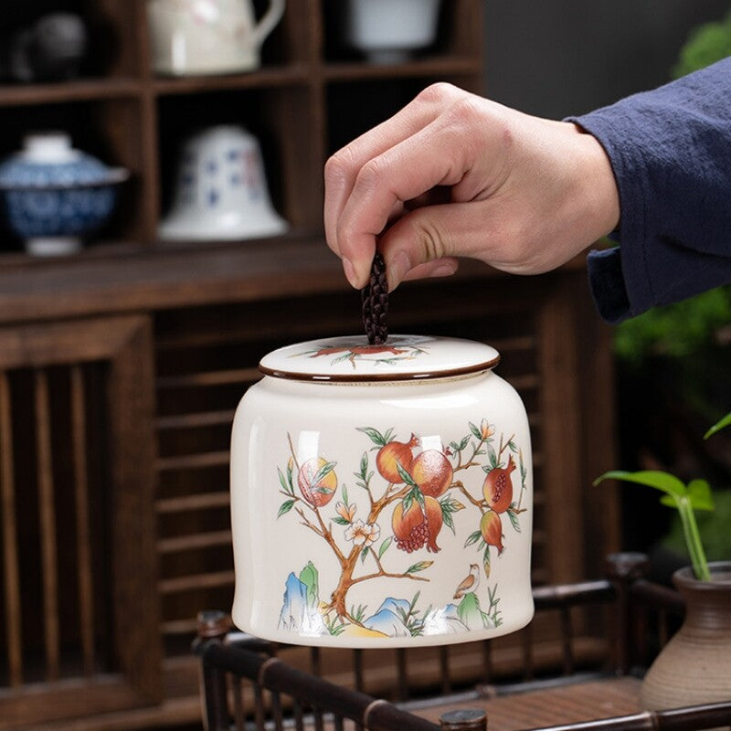 Chinese Canister Porcelain Jug With Lid Sealed For Loose Tea Small Size Ceramic