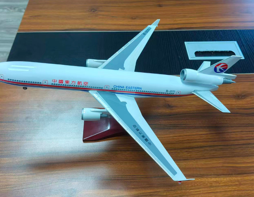 47CM 1:130 CHINA EASTERN McDonnell Douglas MD-11 Plane Landing Gear Resin Model