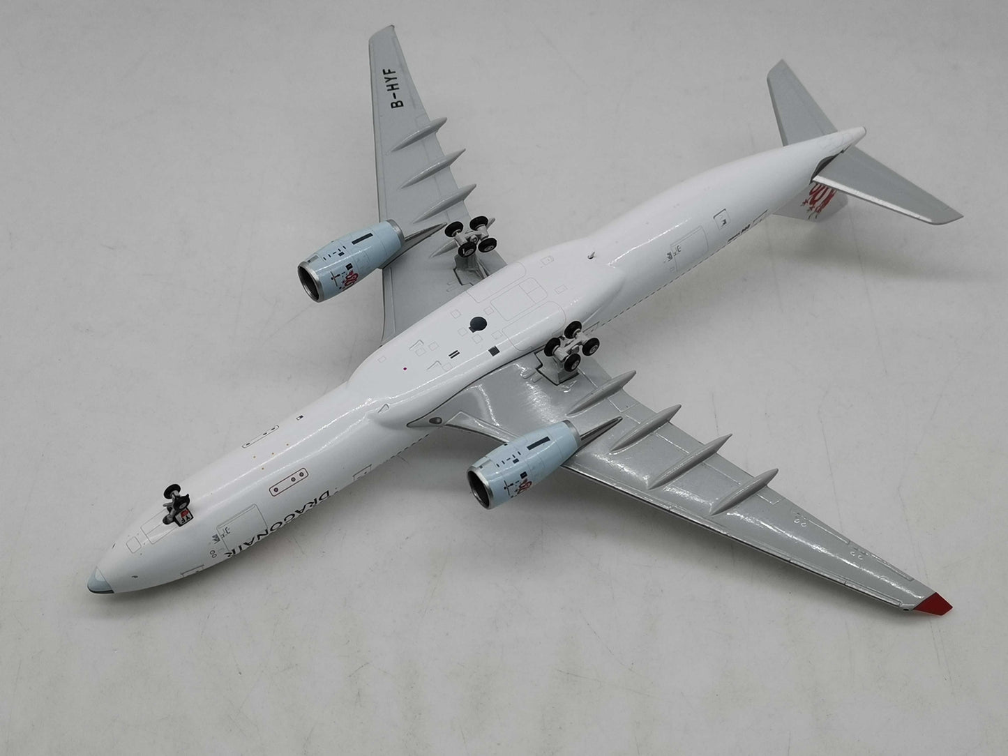 1:400 JC Wings DRAGONAIR AIRBUS A330-300 Passenger Airplane Diecast Model
