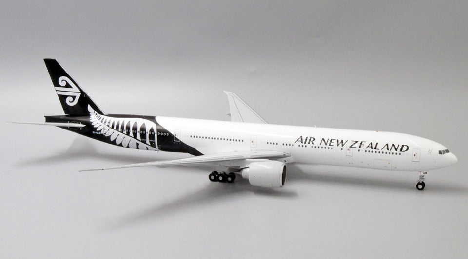 1:200 37CM JC Wings AIR NEW ZEALAND BOEING 777-300ER Airplane Diecast Model