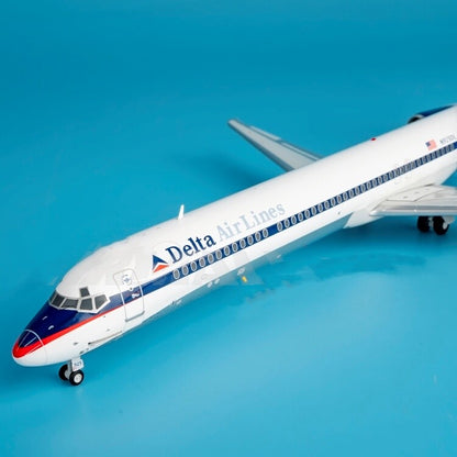 1:200 Geminijets Delta Air Lines McDonnell Douglas MD-88 Airplane Diecast Model