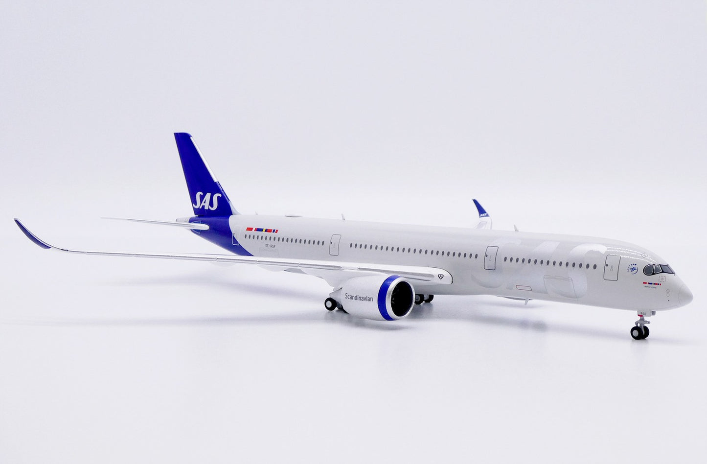 1:400 JC Wings SAS Airbus A350-900XWB Passenger Airplane Diecast Aircraft Model